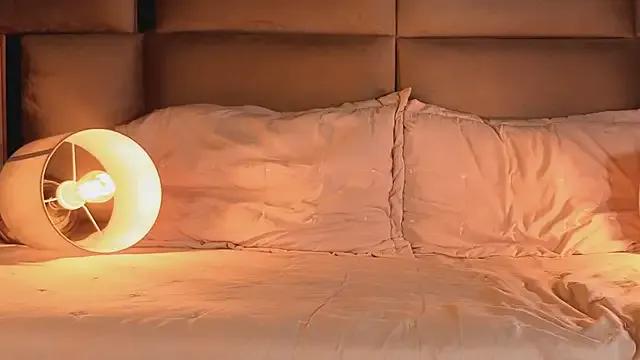 angelinepossy — 4 fingers in my pussy