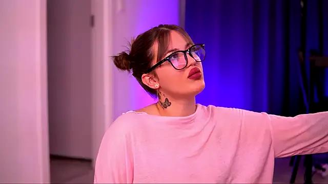 AryaDeluna on StripChat 