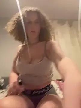 Bellaxo_1 on StripChat 