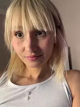 bigbabykiki on StripChat 