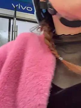 chick-888 — Close-up titties