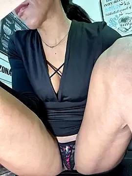 Doll_Loren on StripChat 