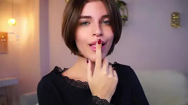 EleneButton on StripChat 