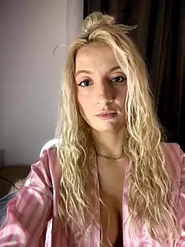 Ella_Charm on StripChat 