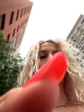 Ella_Charm on StripChat 