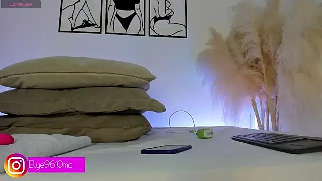 ellie_mcdonald on StripChat 