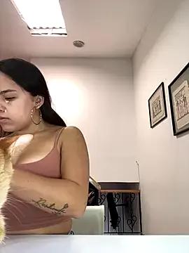 EmilyHarperr on StripChat