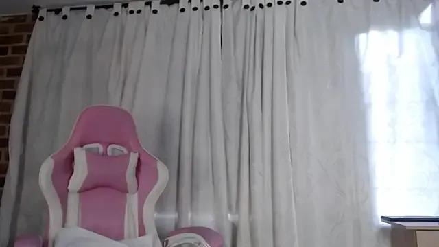 esmeralda-bk on StripChat