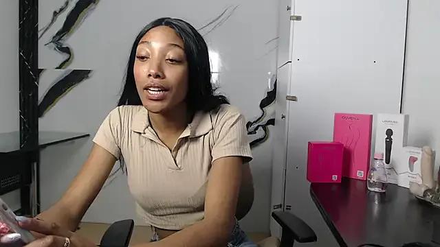esmeralda-bk on StripChat