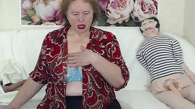 FlaviaSquirts — you want to fuck mommy?.don't you?