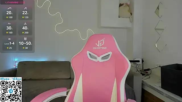 Helen_Spark on StripChat 