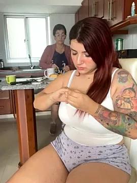 horny_roomiess on StripChat