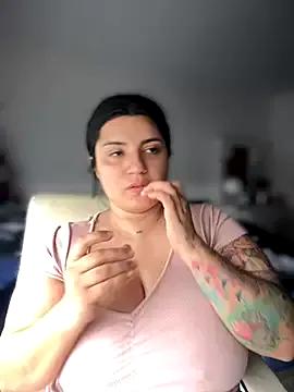 horny_roomiess on StripChat