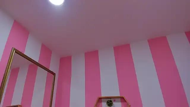 ISABELLA_020 on StripChat