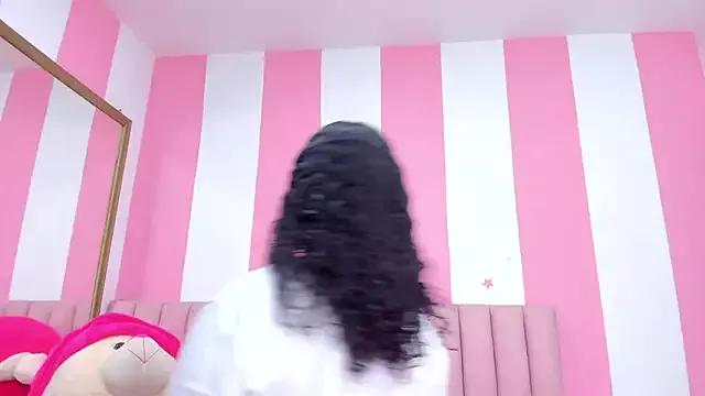 ISABELLA_020 on StripChat