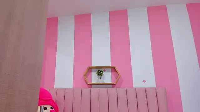 ISABELLA_020 on StripChat