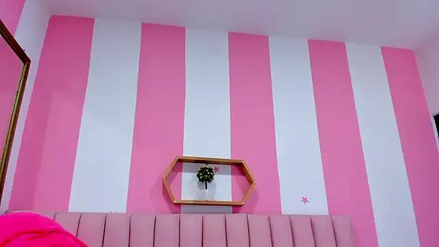 ISABELLA_020 on StripChat