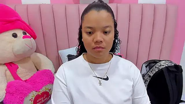 ISABELLA_020 on StripChat