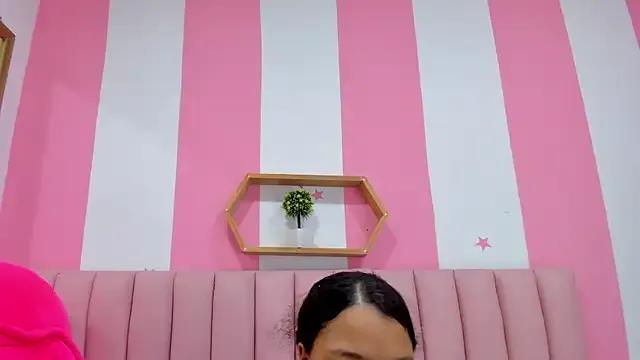 ISABELLA_020 on StripChat