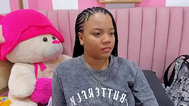 ISABELLA_020 on StripChat