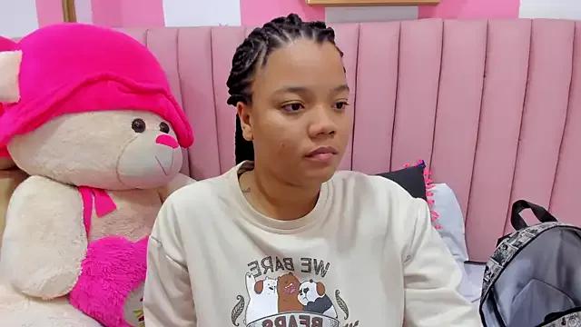 ISABELLA_020 on StripChat