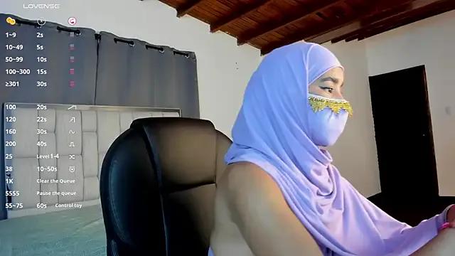 kalila_latif on StripChat