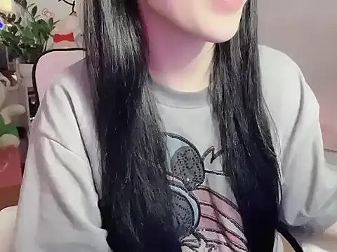 keelinnn19 on StripChat 