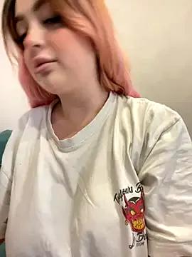 KellyMoors on StripChat 