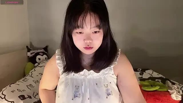 Kittenfishing on StripChat 