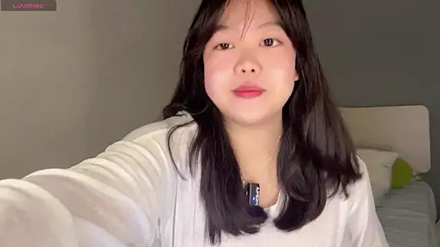 Kittenfishing on StripChat 