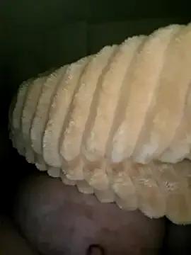 layan24 on StripChat 