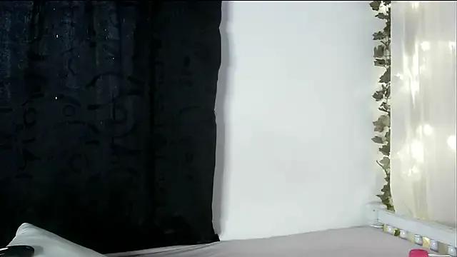 lunahototinparis18 on StripChat