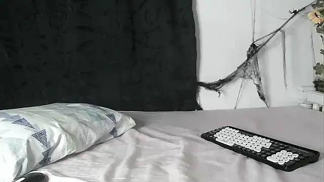 lunahototinparis18 on StripChat