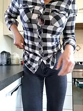 luxxe25 on StripChat