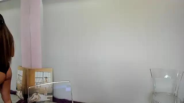 MayaHellen on StripChat 