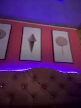 Megaan__More — show bubis