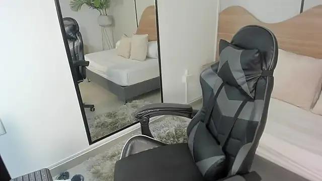 mia_collins96's avatar