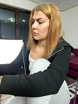 MiaKiittyy — squirtttt on my leggingssss !!!!