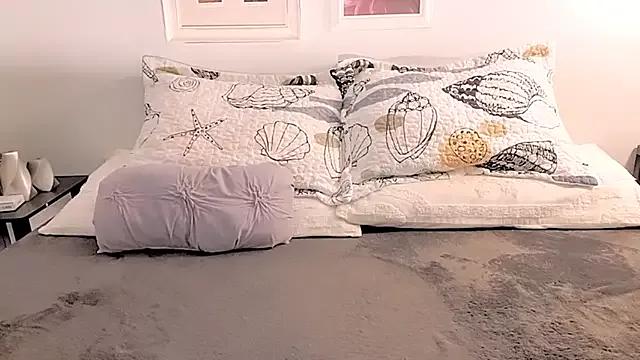 MilfRayne on StripChat