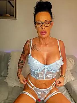 Misses-Cougar on StripChat 