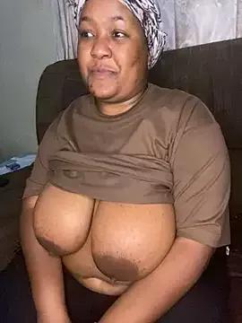 Missmoox24 on StripChat 