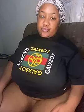 Missmoox24 on StripChat 