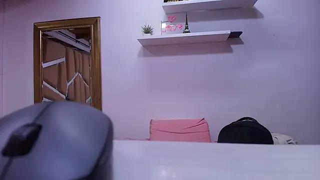 naia_blessed on StripChat 