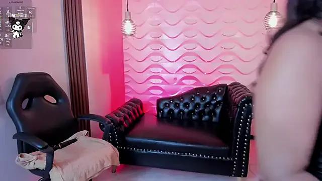 natasha_adams22 on StripChat 