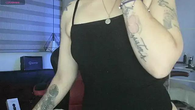 natasha_logan_ on StripChat 