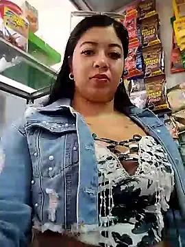 Pp-ari4na03 — Nipple clamps in public 