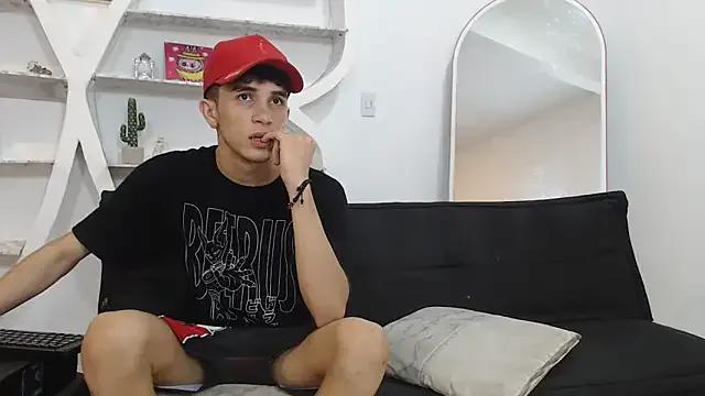 RED_EMPIRE — FRENCH KISS 