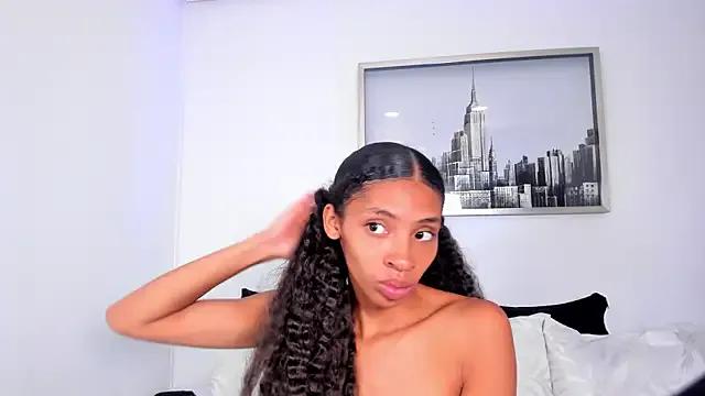 sarah_ashbourne on StripChat 