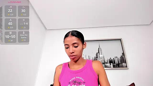 sarah_ashbourne on StripChat 