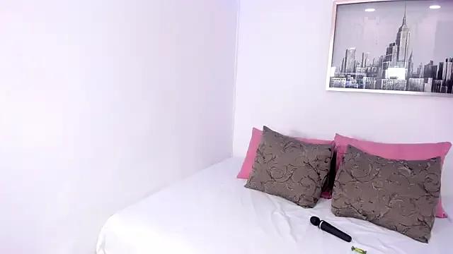 sarah_ashbourne on StripChat 